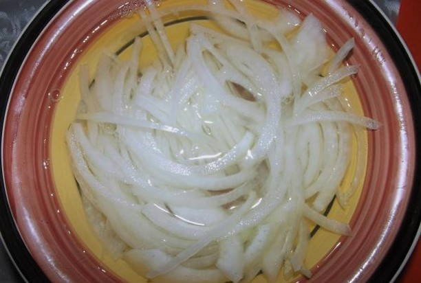 Салат с говядиной и помидорами Салат с говядиной и помидорами