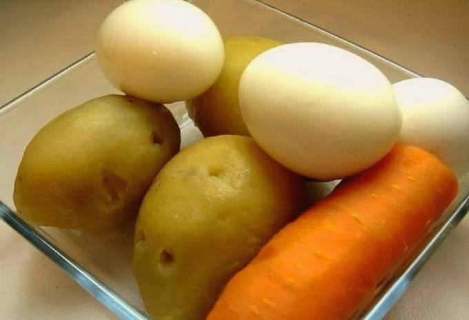 Салат с ветчиной слоями
