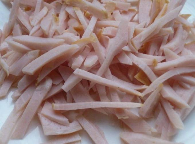 Салат с ветчиной и сыром Салат с ветчиной и сыром