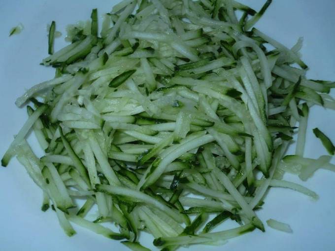 Салат с ветчиной и сыром Салат с ветчиной и сыром