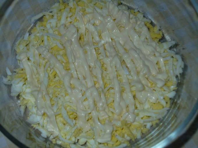 Салат с ветчиной и сыром Салат с ветчиной и сыром