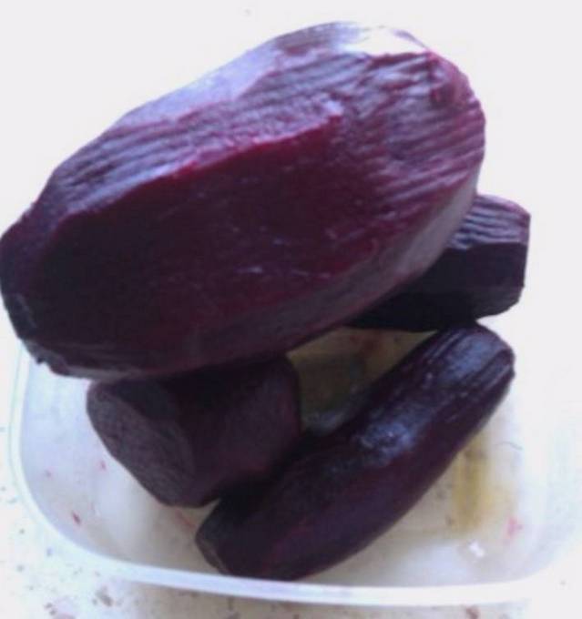 Салат из свеклы и орехов