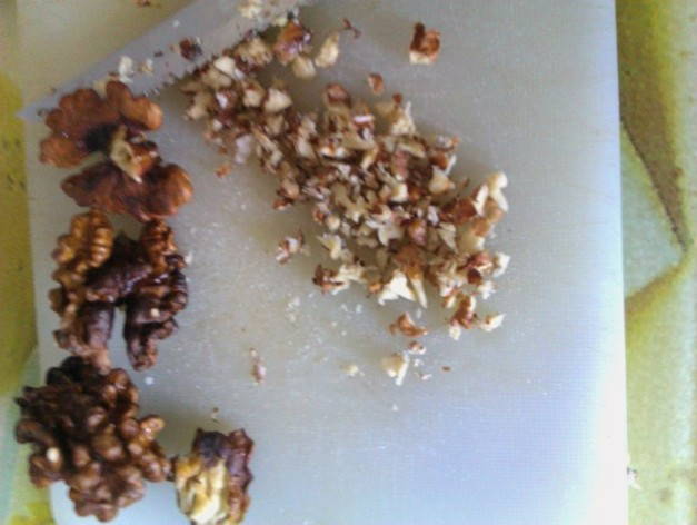 Салат из свеклы и орехов