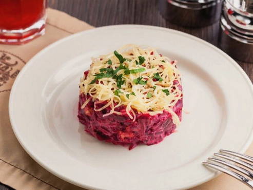 Салат из свеклы сыром
