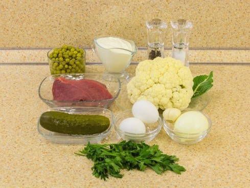 Салат с говядиной и горошком Салат с говядиной и горошком