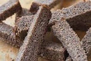 Салат с сухариками и копченой колбасой Салат с сухариками и копченой колбасой
