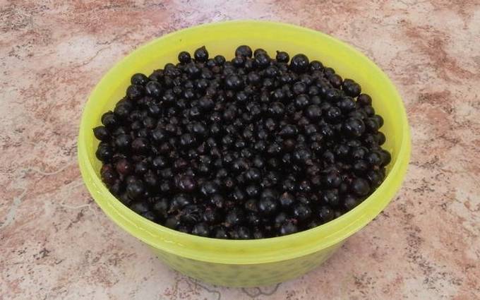 Джем из красной и черной смородины Джем из красной и черной смородины
