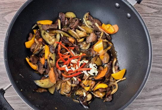 Салат с говядиной и баклажанами