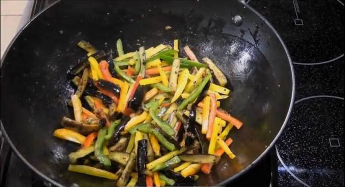 Салат с говядиной и баклажанами Салат с говядиной и баклажанами