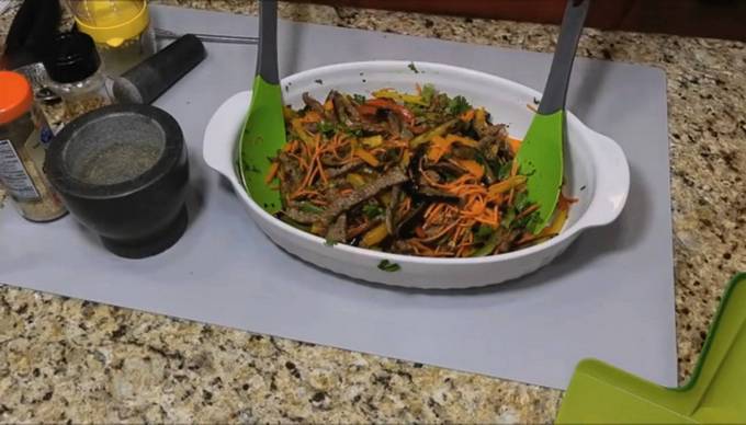 Салат с говядиной и баклажанами Салат с говядиной и баклажанами