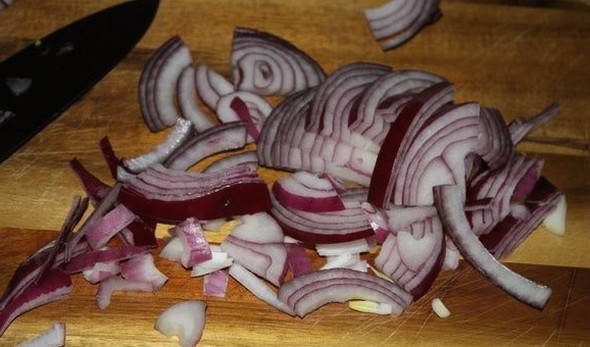 Салат с говядиной и солёными огурцами Салат с говядиной и солёными огурцами