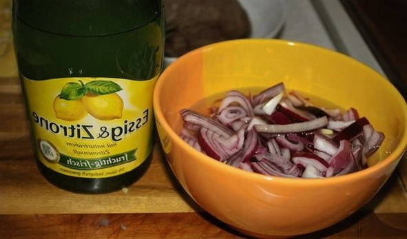 Салат с говядиной и солёными огурцами Салат с говядиной и солёными огурцами