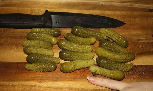Салат с говядиной и солёными огурцами Салат с говядиной и солёными огурцами