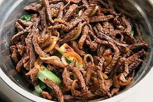 Салат с говядиной и огурцами Салат с говядиной и огурцами