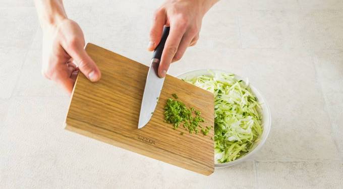 Салат из огурцов и капусты
