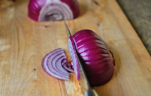 Греческий салат с зелеными оливками