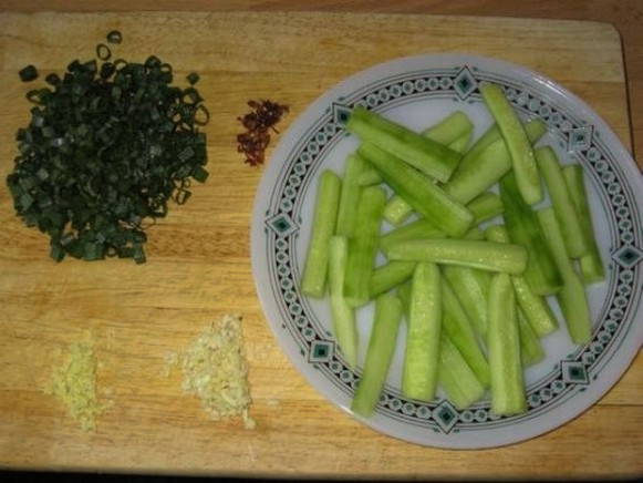 Салат из жареных огурцов Салат из жареных огурцов