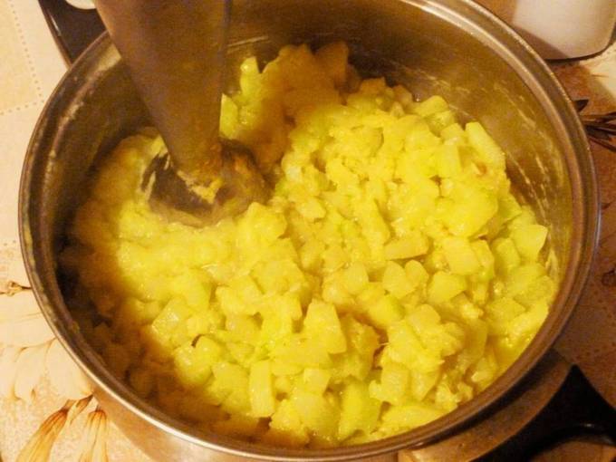 Икра из кабачков моркови и лука Икра из кабачков моркови и лука