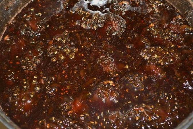 Варенье из сосновых шишек с кедровыми орешками Варенье из сосновых шишек с кедровыми орешками