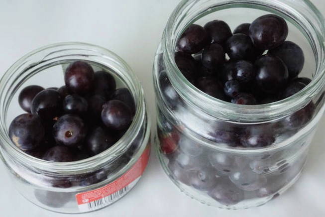 Маринованный виноград с горчицей