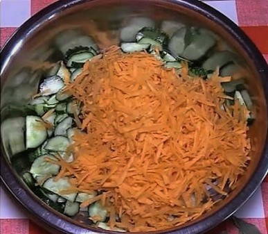 Салат Кубанский с капустой, огурцами и перцем болгарским на зиму