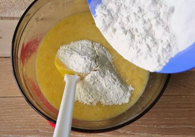 Самая простая шарлотка с грушами в духовке