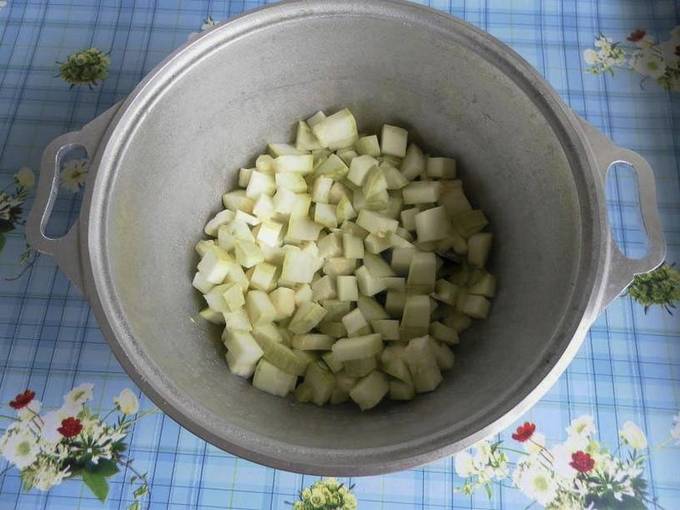 Овощное рагу с кабачками, картошкой и мясом