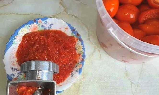 Томатная паста через мясорубку без уксуса