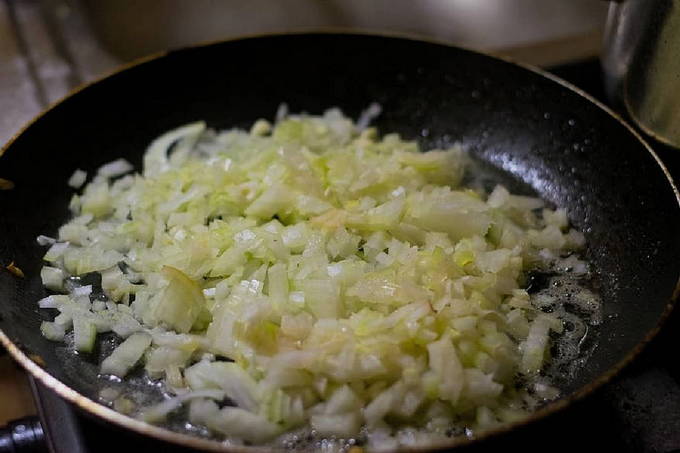 Жульен с курицей, картошкой и грибами со сметаной в духовке