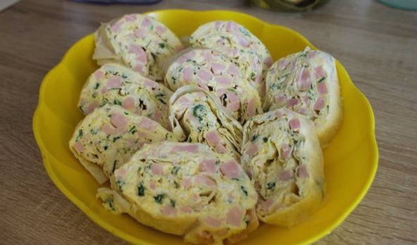Ролл из лаваша с ветчиной и сыром
