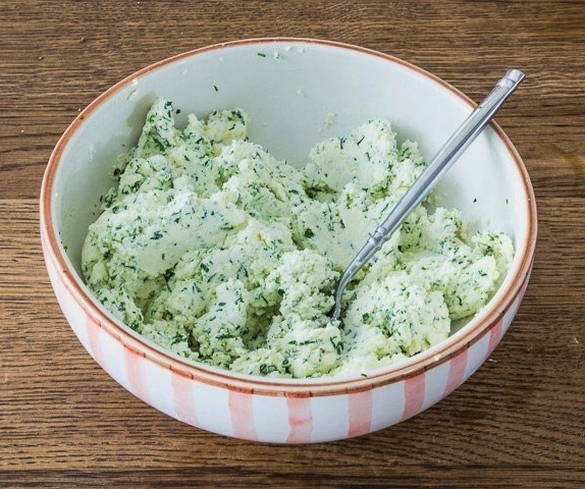 Пирог из лаваша с сыром и творогом в духовке Пирог из лаваша с сыром и творогом в духовке