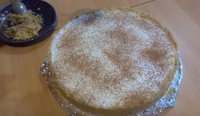 Торт из печенья со сметаной и сгущенкой без выпечки Торт из печенья со сметаной и сгущенкой без выпечки