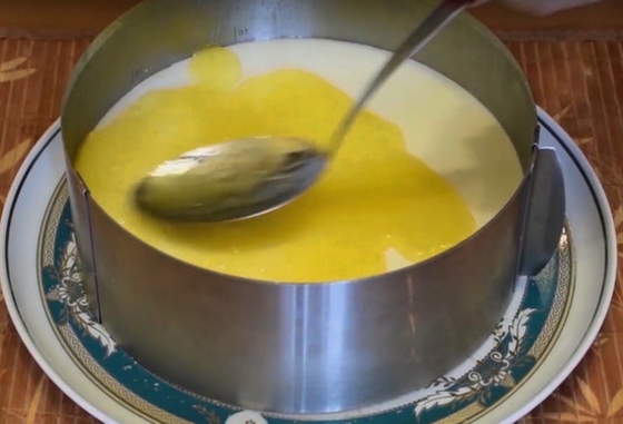 Творожный торт из печенья с фруктами без выпечки Творожный торт из печенья с фруктами без выпечки