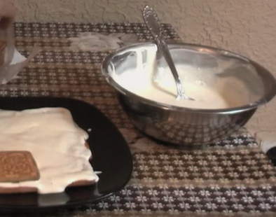 Торт из печенья без выпечки с бананом, сметаной и творогом Торт из печенья без выпечки с бананом, сметаной и творогом