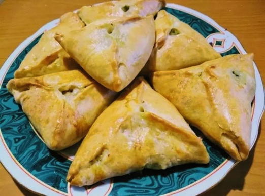 Курники треугольники с курицей и картошкой