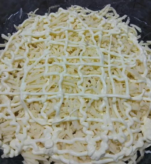 Салат с курицей, киви, корейской морковью и яблоком Салат с курицей, киви, корейской морковью и яблоком