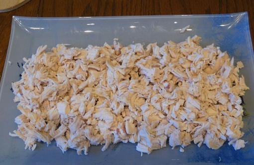 Салат с курицей, корейской морковью и черносливом