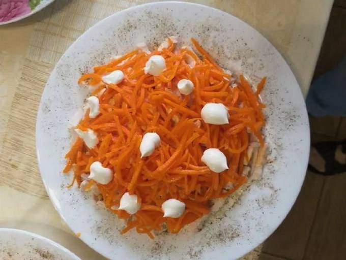 Салат с курицей, корейской морковью и картошкой Салат с курицей, корейской морковью и картошкой