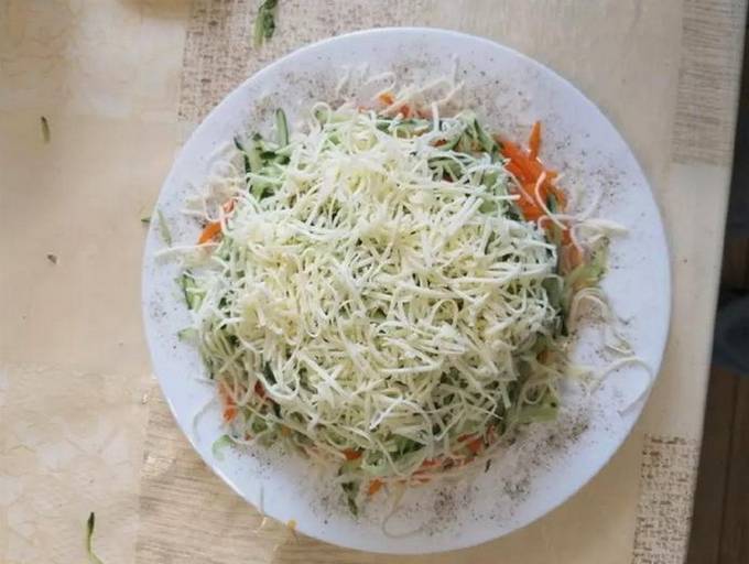 Салат с курицей, корейской морковью и картошкой Салат с курицей, корейской морковью и картошкой
