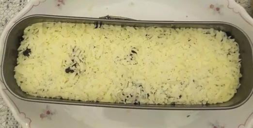 Салат с курицей, сыром, огурцом и черносливом Салат с курицей, сыром, огурцом и черносливом
