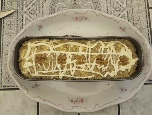 Салат с курицей, сыром, огурцом и черносливом Салат с курицей, сыром, огурцом и черносливом