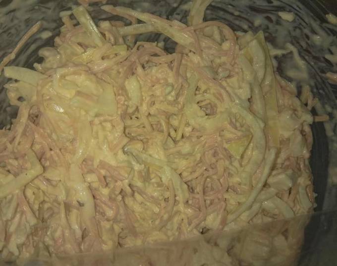 Салат с курицей, сыром и корейской морковью Салат с курицей, сыром и корейской морковью