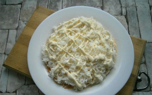 Салат «Подсолнух» с куриной грудкой Салат «Подсолнух» с куриной грудкой