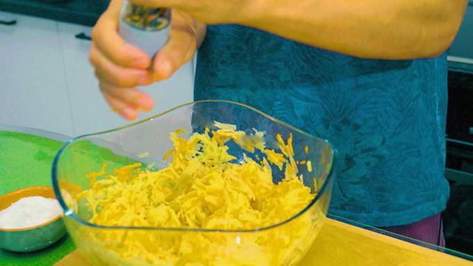 Запеканка с картошкой, курицей и грибами в мультиварке Запеканка с картошкой, курицей и грибами в мультиварке
