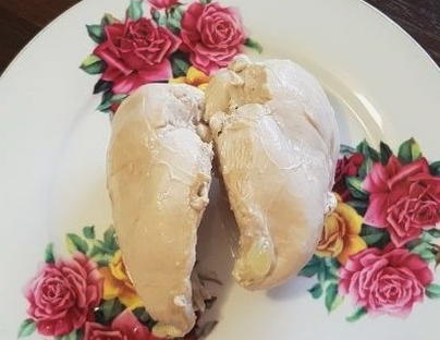 Салат с курицей, сыром, яйцом и яблоком Салат с курицей, сыром, яйцом и яблоком
