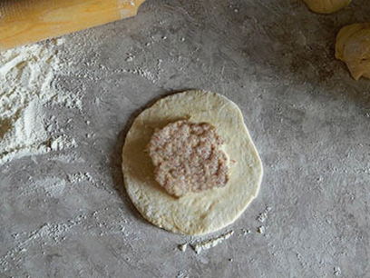 Тесто на кефире для беляшей на сковороде