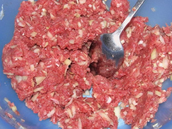 Конвертики из слоеного теста с мясом Конвертики из слоеного теста с мясом