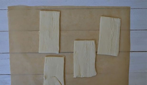 Конвертики из слоеного теста с фаршем Конвертики из слоеного теста с фаршем