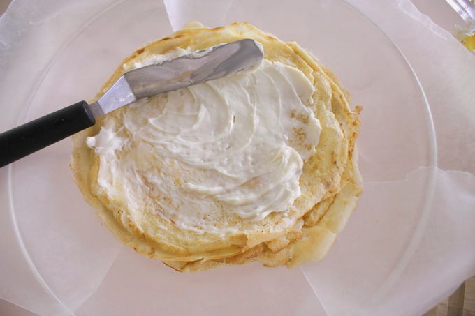 Круассаны с красной рыбой и творожным сыром