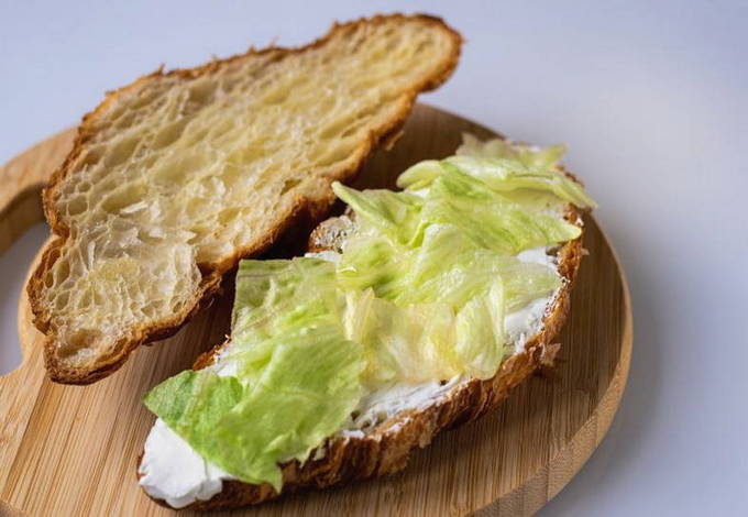 Круассаны с красной рыбой и творожным сыром